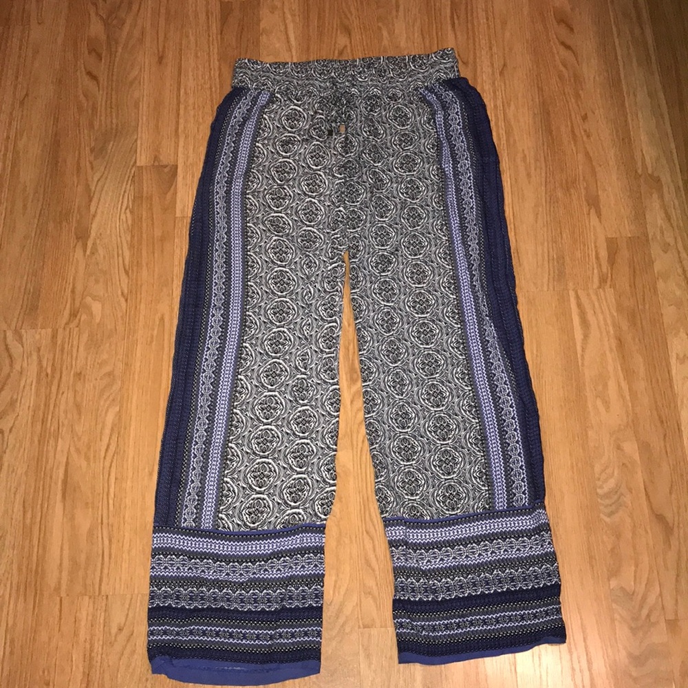 Patterned flowy pants